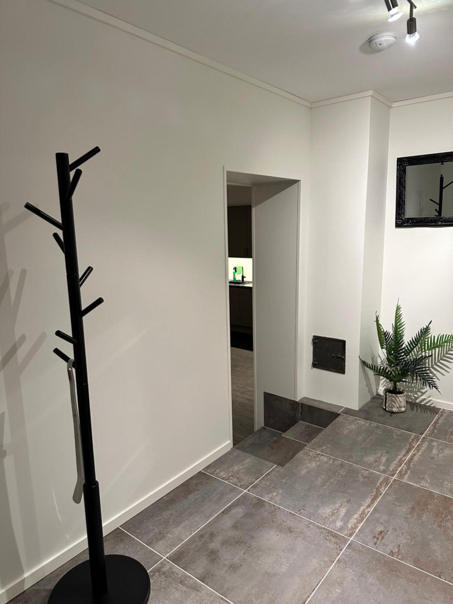 Your Home Away From Home, Apartment 2 トロムソ エクステリア 写真