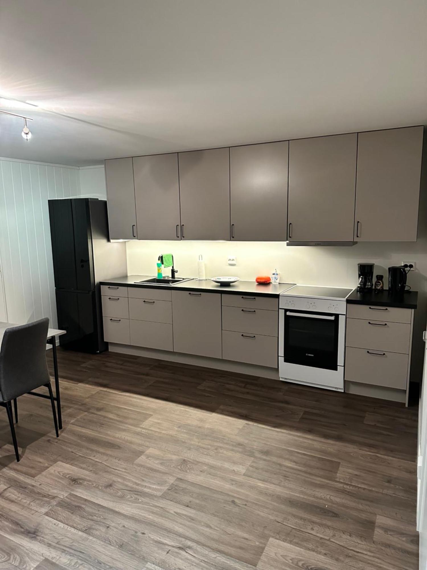 Your Home Away From Home, Apartment 2 トロムソ エクステリア 写真
